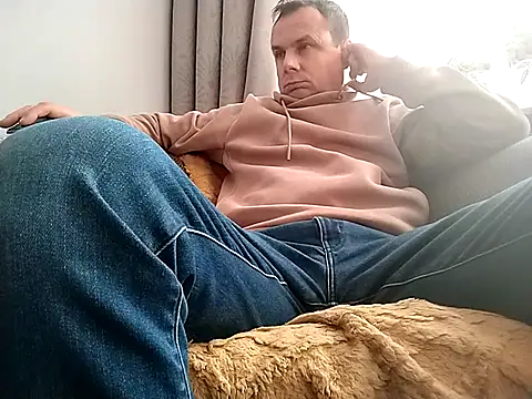 grzes19763 online show from October 2025 08:15:02 AM