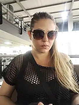 Snapshot of HadaFoster chatting on February 2025 12:14:02 PM HadaFoster online show from February 2025 12:14:02 PM