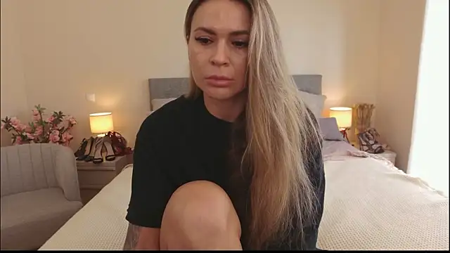 your poison-girl online show from February 2026 01:10:01 PM