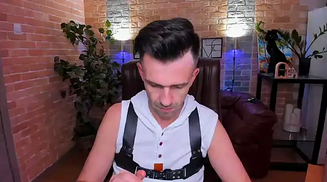 SteveTiger online show from March 2025 03:58:02 PM