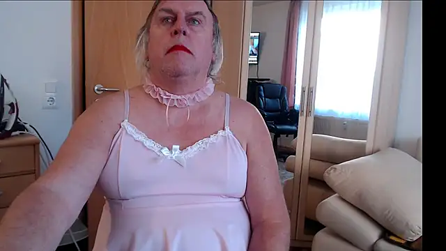 Snapshot of Sissygera chatting on December 2024 09:31:02 AM Sissygera online show from December 2024 09:31:02 AM