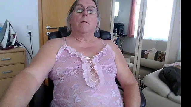 Snapshot of Sissygera chatting on January 2025 02:29:02 PM Sissygera online show from January 2025 02:29:02 PM