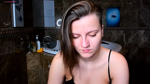 MelindaTin online show from February 2025 12:16:01 AM