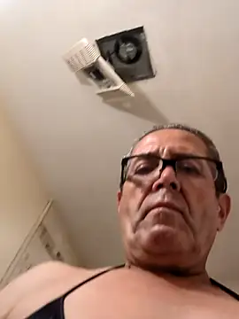 Snapshot of bobby69cock chatting on June 2026 10:10:01 AM bobby69cock online show from June 2026 10:10:01 AM