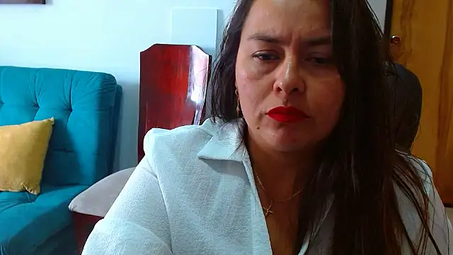 Ixchel Anaid online show from November 2025 05:46:02 PM
