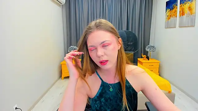 Strawberrye online show from January 2025 03:30:01 AM