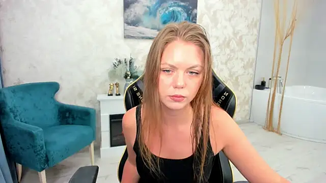 Snapshot of Strawberrye chatting on February 2026 03:21:02 AM Strawberrye online show from February 2026 03:21:02 AM