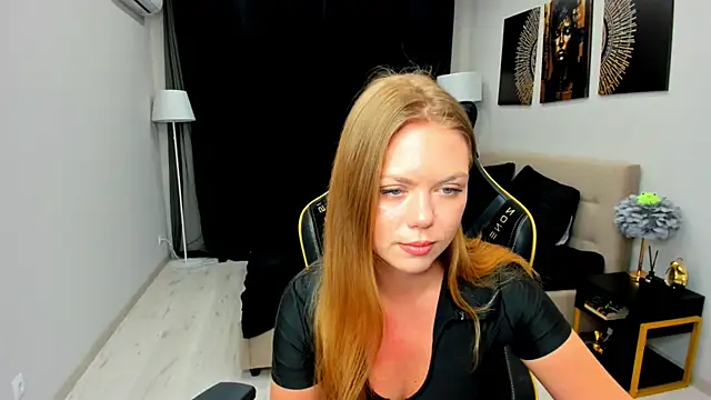 Snapshot of Strawberrye chatting on February 2026 03:21:01 AM Strawberrye online show from February 2026 03:21:01 AM