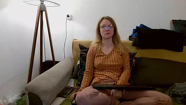 little-leni online show from January 2026 07:19:01 PM