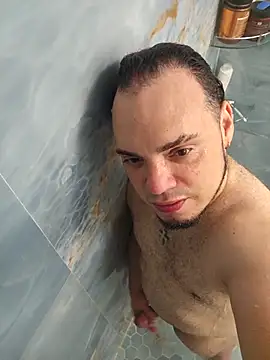 latinoflpr online show from November 2025 11:29:01 PM