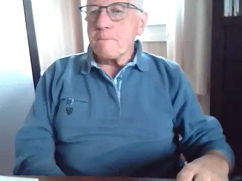 Snapshot of johnjohn622662 chatting on October 2025 09:40:02 AM johnjohn622662 online show from October 2025 09:40:02 AM