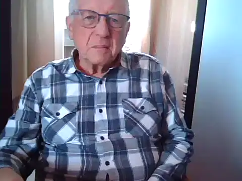 Snapshot of johnjohn622662 chatting on April 2026 09:31:01 AM johnjohn622662 online show from April 2026 09:31:01 AM