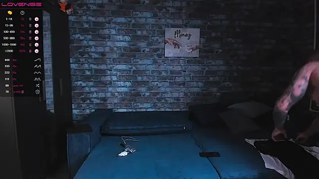 mark normal online show from December 2025 03:01:01 AM