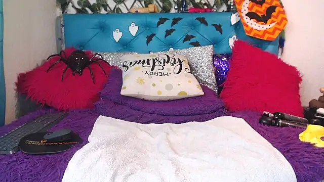 SARAWILLS online show from October 2025 01:56:02 PM