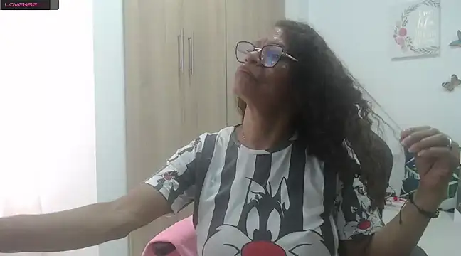 BustyMilf  online show from February 2025 11:44:02 AM