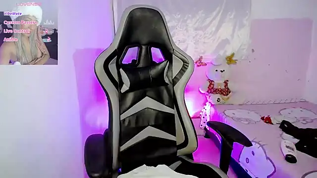 ninatiny online show from March 2025 09:26:01 AM