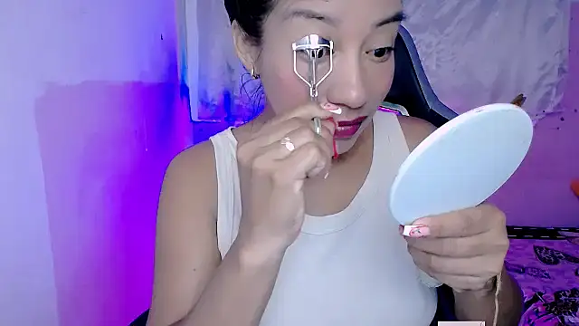 ninatiny online show from October 2025 09:57:01 AM