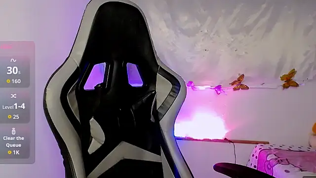 ninatiny online show from November 2025 08:55:01 AM