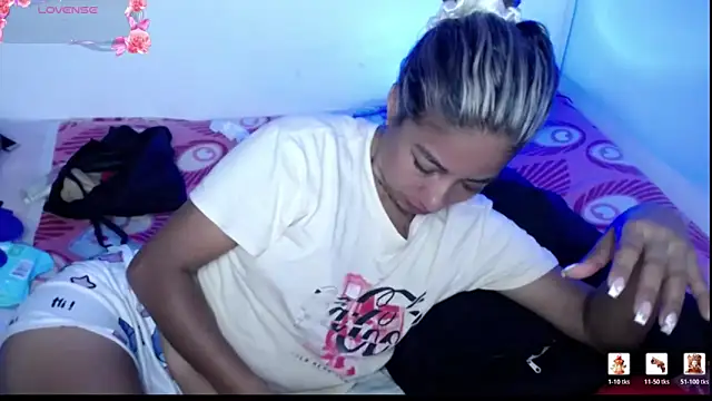 ninatiny online show from May 2026 11:41:02 AM