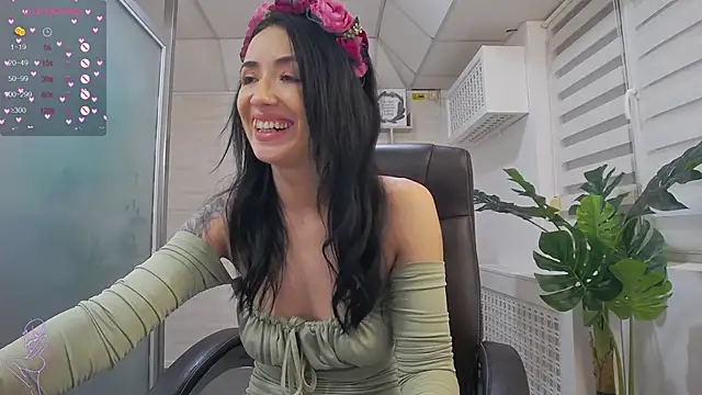 Snapshot of GlamKate chatting on March 2025 10:15:02 AM GlamKate online show from March 2025 10:15:02 AM