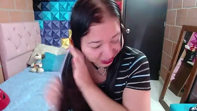 katifoxx online show from February 2025 04:36:01 PM