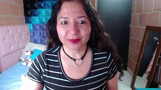 katifoxx online show from February 2025 06:20:01 PM