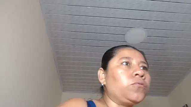 adrixxx38 online show from October 2025 05:43:01 PM