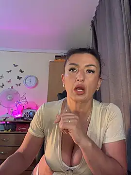 Snapshot of Hotangel75 chatting on June 2026 05:35:01 AM Hotangel75 online show from June 2026 05:35:01 AM