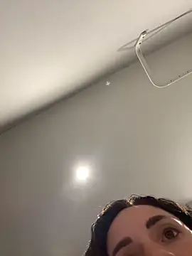 Clara-xoxo online show from November 2025 02:21:01 PM