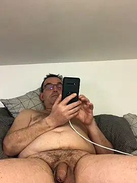 Snapshot of Lentbulant chatting on March 2025 04:35:02 PM Lentbulant online show from March 2025 04:35:02 PM