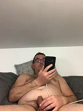 Snapshot of Lentbulant chatting on March 2025 04:38:02 PM Lentbulant online show from March 2025 04:38:02 PM