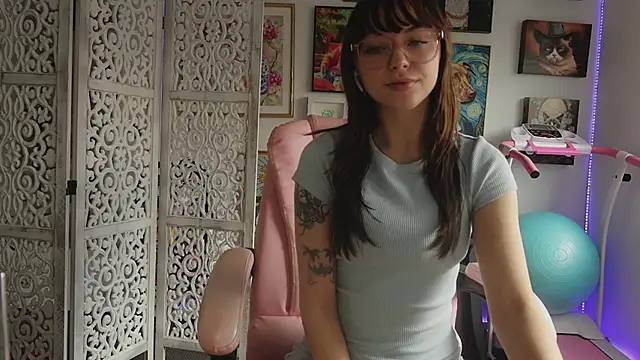 Snapshot of makiyahbelle chatting on June 2026 03:04:02 AM makiyahbelle online show from June 2026 03:04:02 AM