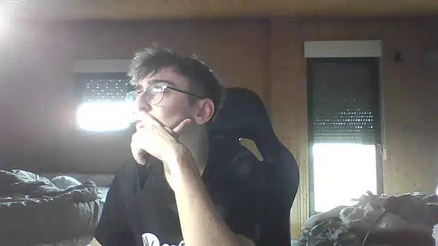 Troycm online show from December 2025 03:30:02 PM