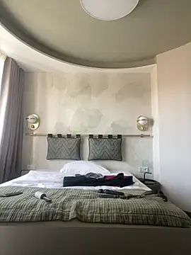 Snapshot of Etwas_neugierig chatting on January 2025 10:22:01 AM Etwas neugierig online show from January 2025 10:22:01 AM