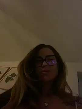 Snapshot of Etwas_neugierig chatting on January 2025 10:33:01 PM Etwas neugierig online show from January 2025 10:33:01 PM