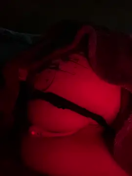 Snapshot of Etwas_neugierig chatting on February 2025 11:41:02 PM Etwas neugierig online show from February 2025 11:41:02 PM