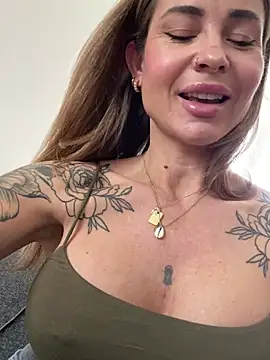 Snapshot of Etwas_neugierig chatting on March 2025 10:43:02 AM Etwas neugierig online show from March 2025 10:43:02 AM