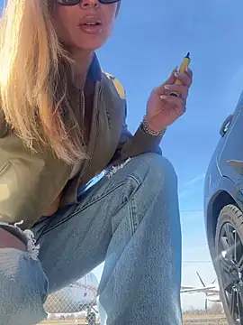 Snapshot of Etwas_neugierig chatting on March 2025 12:31:02 PM Etwas neugierig online show from March 2025 12:31:02 PM