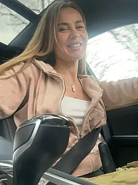 Snapshot of Etwas_neugierig chatting on March 2025 03:41:01 PM Etwas neugierig online show from March 2025 03:41:01 PM