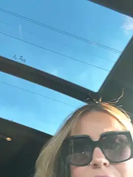 Snapshot of Etwas_neugierig chatting on March 2025 03:45:02 PM Etwas neugierig online show from March 2025 03:45:02 PM