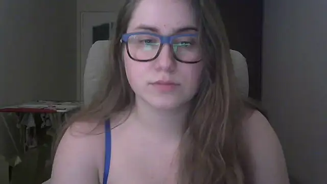 SeasonalSomeone online show from April 2026 07:22:01 PM