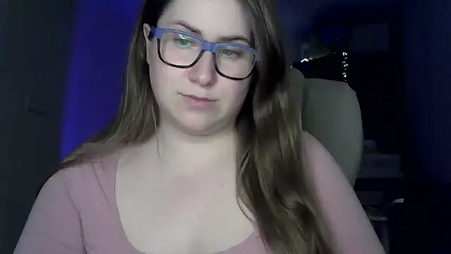 SeasonalSomeone online show from May 2026 08:49:02 PM