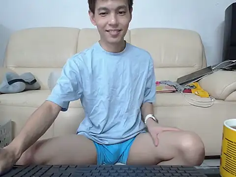 Snapshot of andrewooi chatting on June 2026 08:06:01 AM andrewooi online show from June 2026 08:06:01 AM