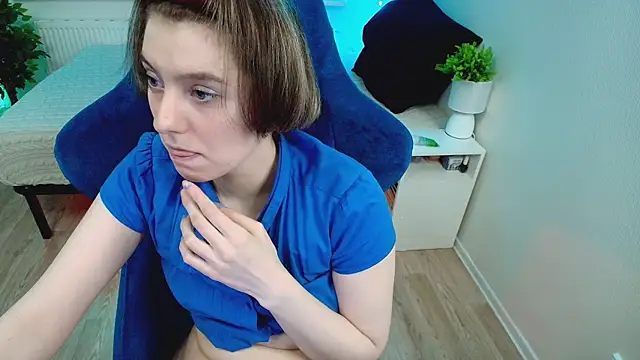 CranberryHot online show from September 2025 06:30:01 PM