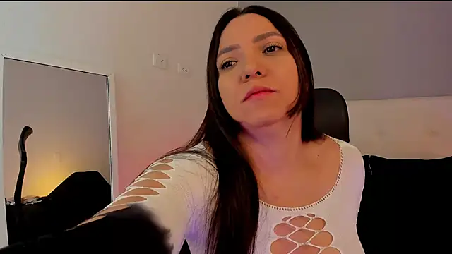 NataliaBuiles online show from February 2026 11:17:01 AM