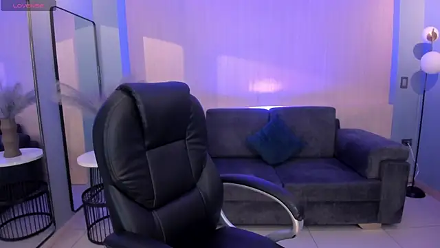 Snapshot of MorganHicks chatting on January 2025 11:35:01 AM MorganHicks online show from January 2025 11:35:01 AM