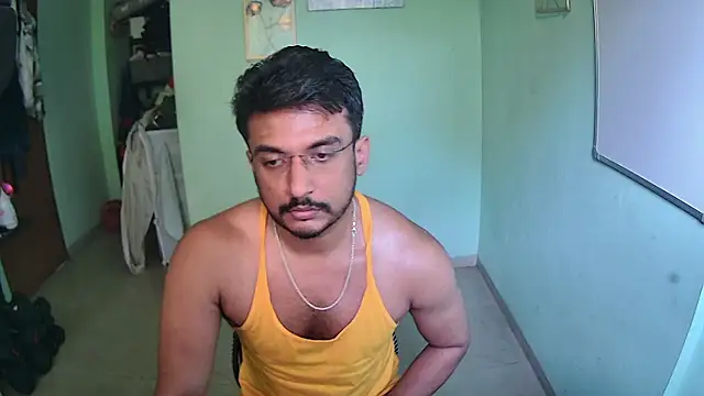 Snapshot of daringcutie chatting on October 2025 10:07:01 AM daringcutie online show from October 2025 10:07:01 AM