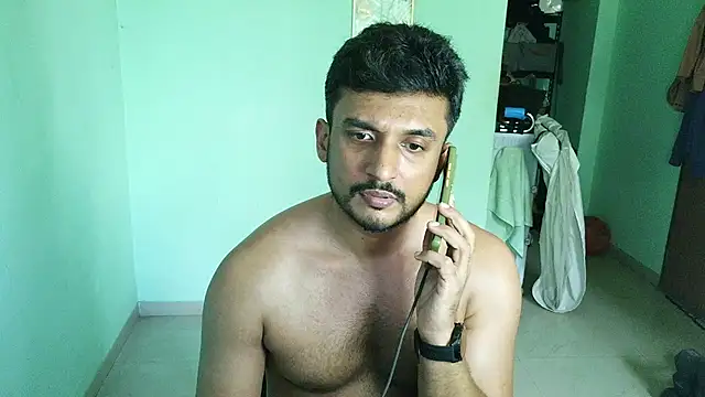 Snapshot of daringcutie chatting on May 2026 07:03:01 AM daringcutie online show from May 2026 07:03:01 AM