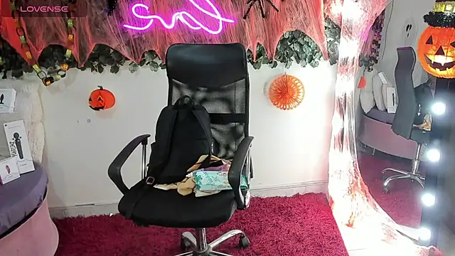 DestinyHills online show from October 2025 12:05:02 PM