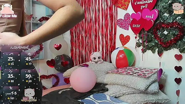 DestinyHills online show from February 2026 12:01:02 PM